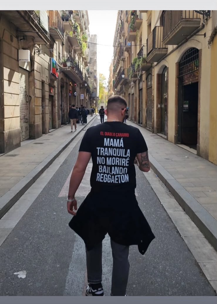 Customer wearing El Diablo Canario streetwear in El Born, Barcelona